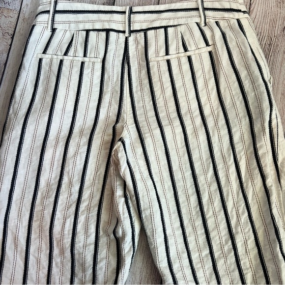 LOFT Ann Taylor Linen Blend Striped Shorts 6 - Picture 6 of 7